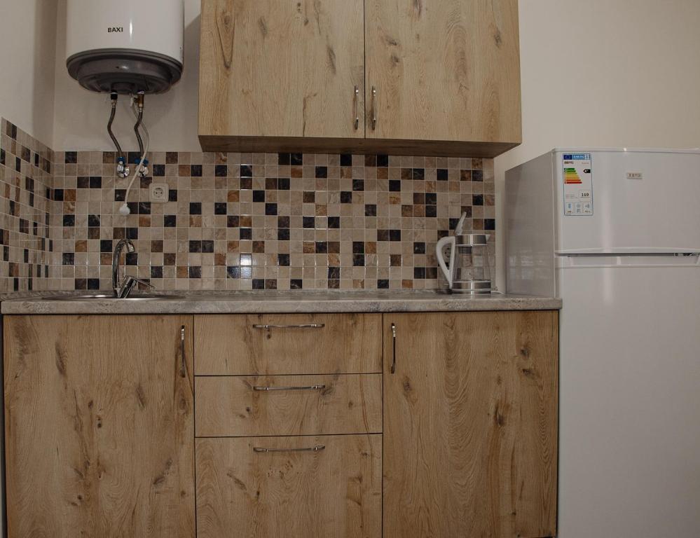 Kitchenette with fridge
